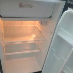 Whirlpool Mini Fridge – Good Condition – $85