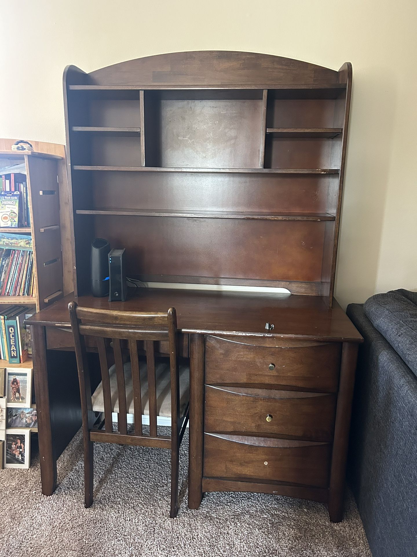 Desk With 3 Drawers And Matching 6 Drawer Dresser
