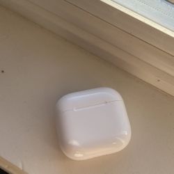 AirPods 4 (Case Only)