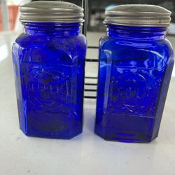 Old Blue Salt And Pepper Shakers 