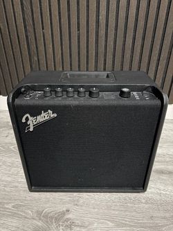 Fender Mustang LT25 25W Guitar Amp – Excellent Condition