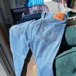 Men’s Levi’s Size 33 30