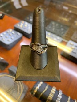 14K White Gold Diamond Ring