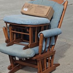 Rocker- Chair/ottoman 