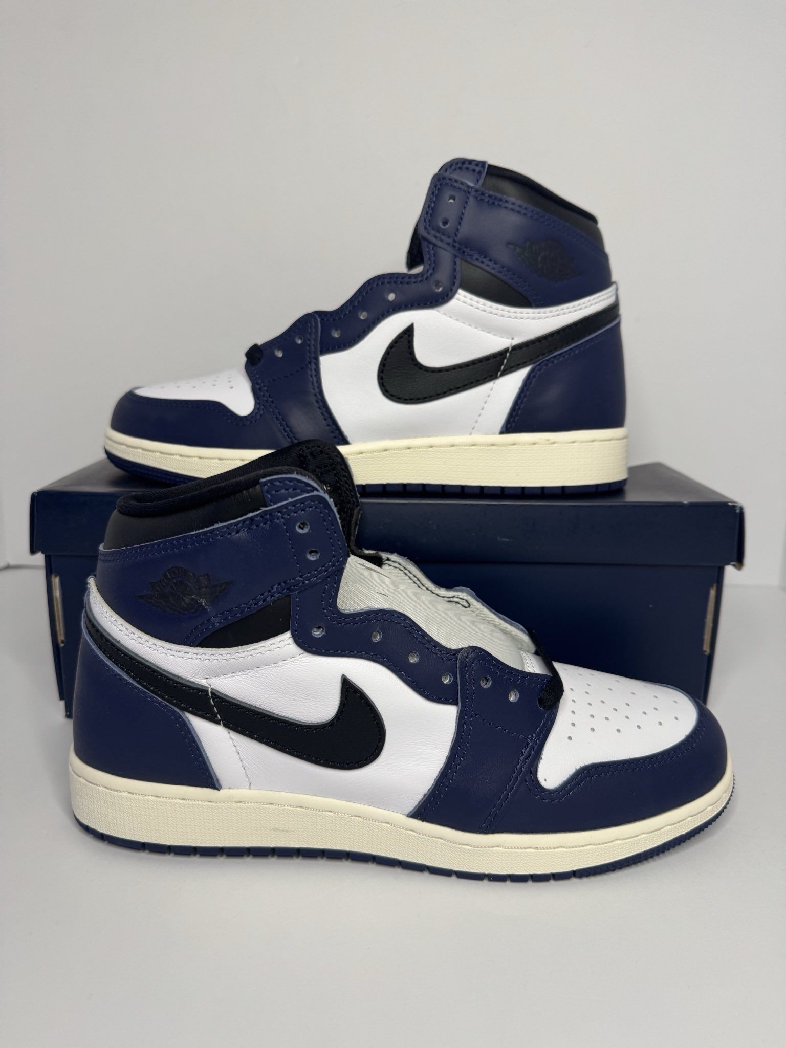 Jordan 1 High OG Midnight Navy Size 6.5Y (8W) – $85 OBO 💙
