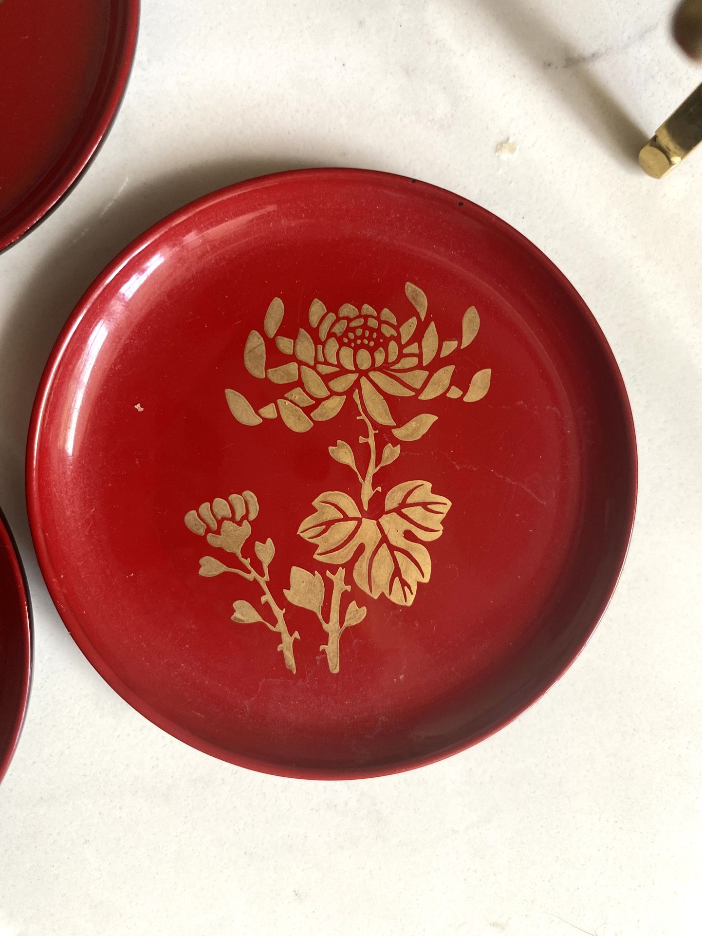 Vintage Japanese Lacquerware 5 piece Coaster Set Red With Gold Botanical