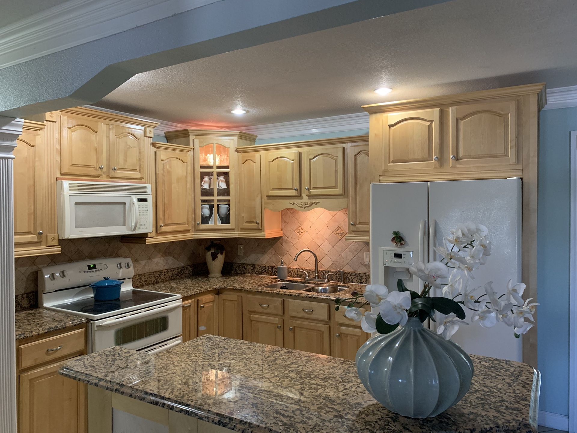 Whole solid wood kitchen cabinets and granite counter top