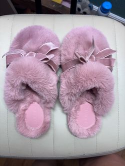 Pink faux fur slippers with bow detail, size US 7 #cozy #loungewear  not used