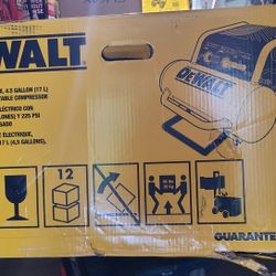 Dewalt 4.5 Gal Portable Air Compressor 