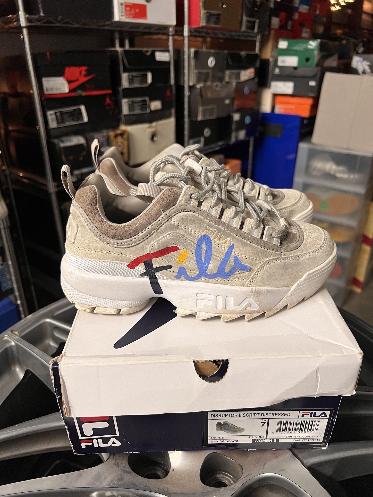 Wmns Fila Disruptor II Script Distressed