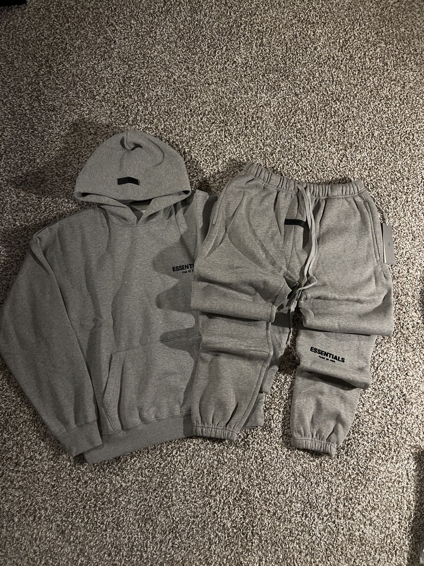 Essentials Grey Set M