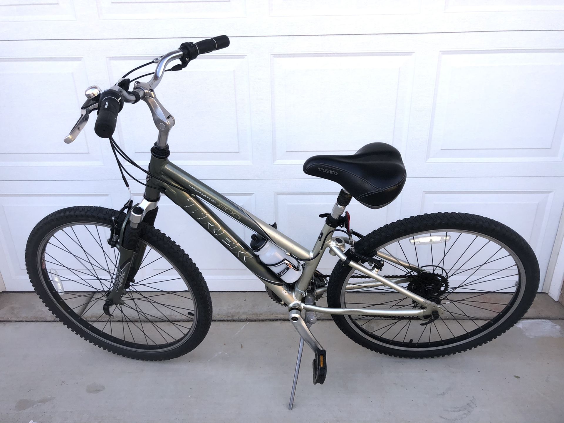 TREK Navigator 200 Women’s Comfort Bike for Sale in Corona, CA OfferUp