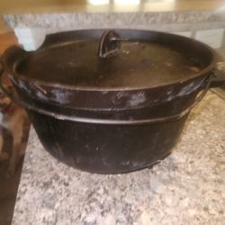 Cast Iron Dutch Oven