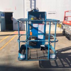 ELECTRIC BOOM 30' ARTICULATING 