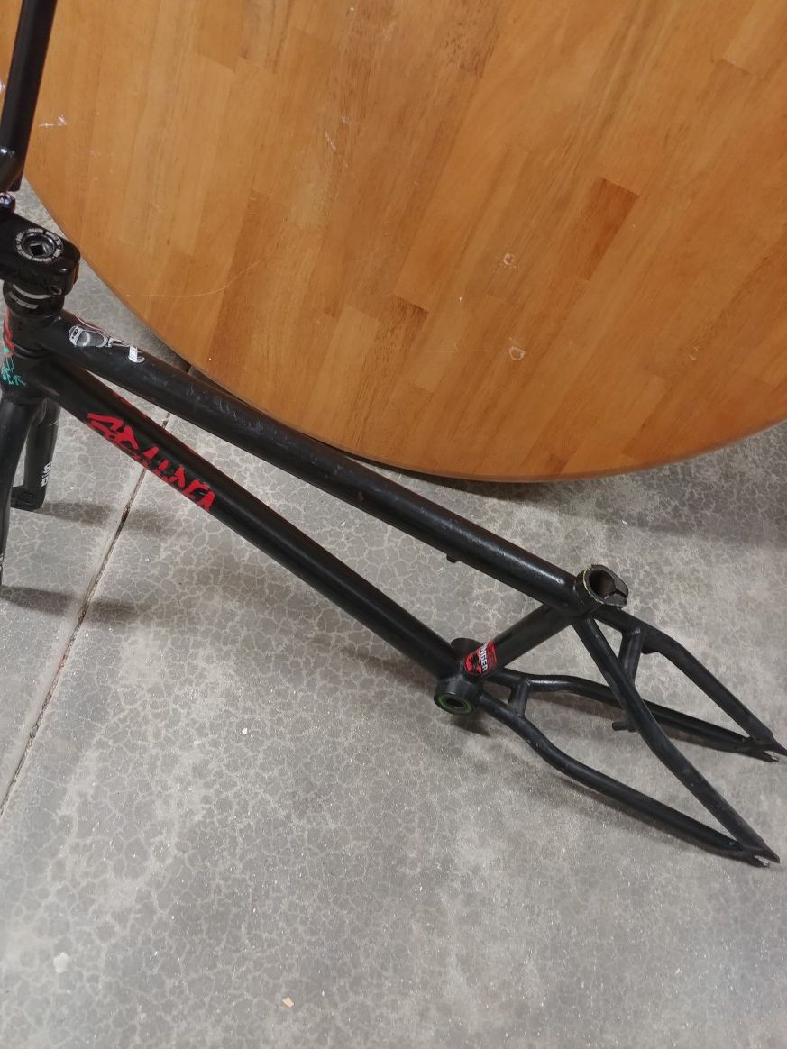 Stranger clippaz frame s&m fu-bars and stranger forks