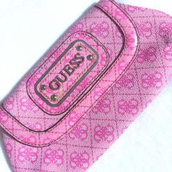 ✨RARE GUESS PINK MONOGRAM WRISTLET BAG  ✨