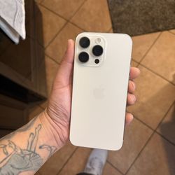 iPhone 15 pro max 256gb unlocked