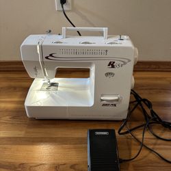 Riccar R651 Sewing Machine 