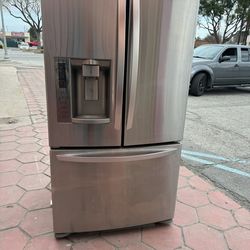 L.G. REFRIGERATOR EVERYTHING GOOD