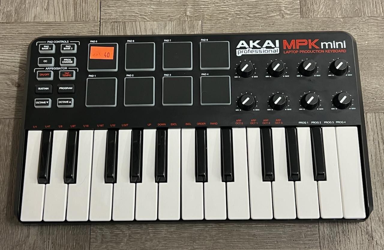 AKAI Professional MPK Mini Laptop Production Keyboard Mk1