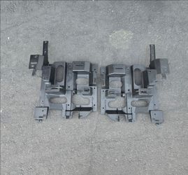 03-06 Chevrolet Silverado Avalanche Headlights Mount Brackets Chevy