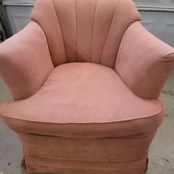 Club Chair With Foot Rest