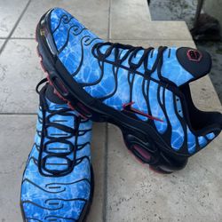 NIKE AIR MAX TRAINERS SIZE 12 NEW