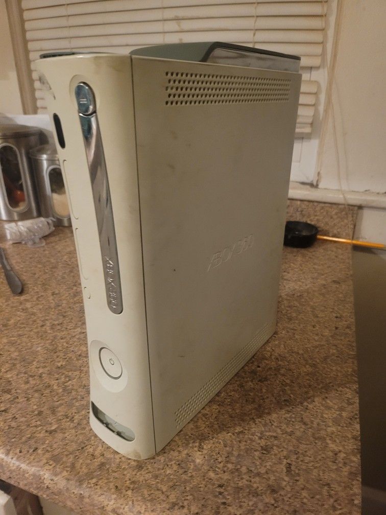 USED Xbox 360 NO HDMI PORT! for Sale in Elyria, OH OfferUp