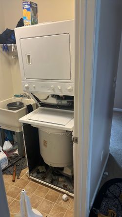 GE Washer /Dryer (used) Stacked unit
