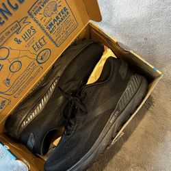 Size 13 Brooks Beast GTS