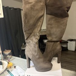 Brand New Thigh High Platform Boots Size 8 – Chunky Heel (Khaki/Brown)