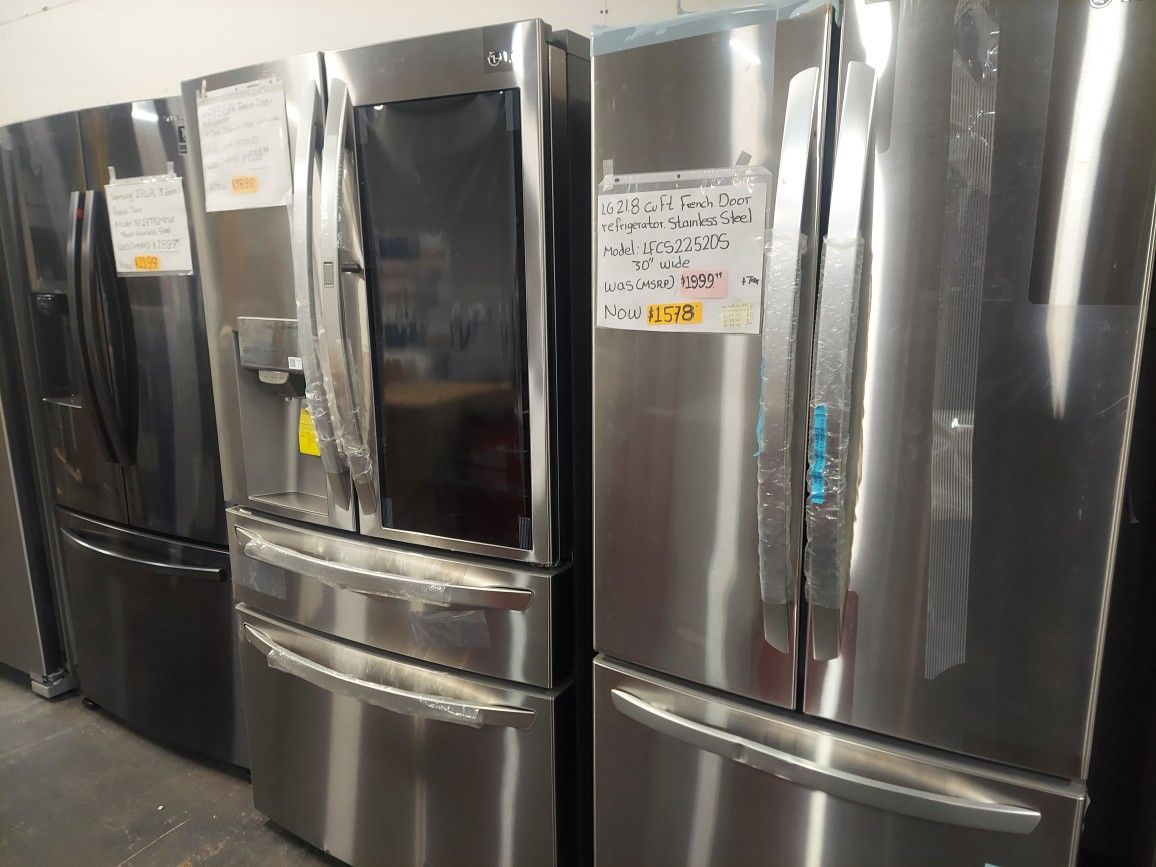 Samsung French Door Refrigerator Stainless Steel SCRATCH AND DENT