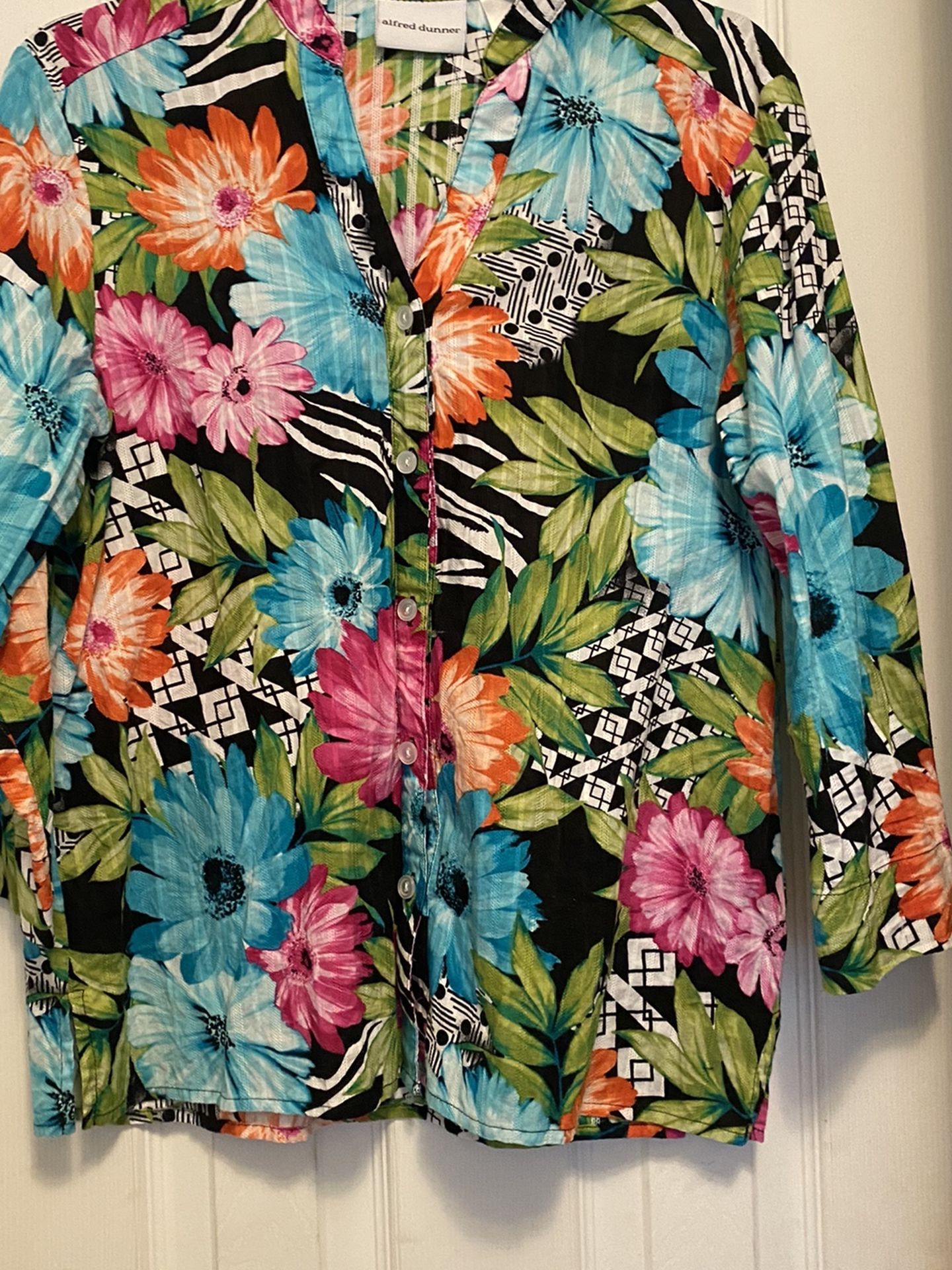 Ladies Floral Shirt Size 12 By Alfred Dunner