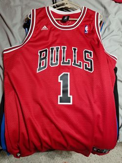 D Rose bulls jersey sz XL