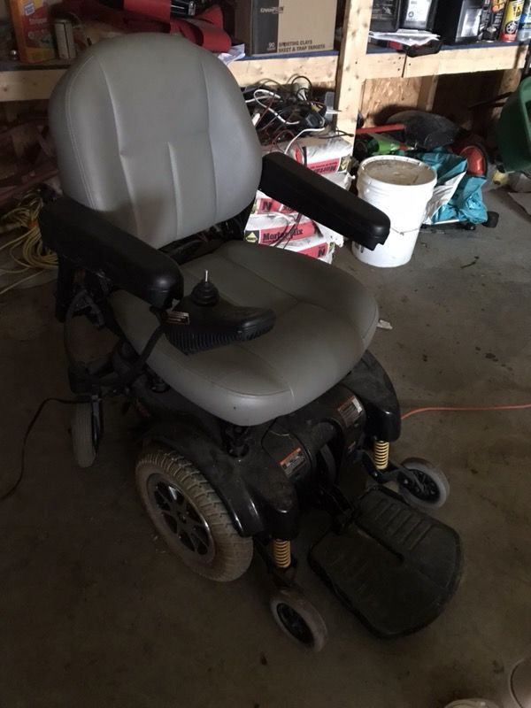 Jazzy 1121 wheel chair hover round