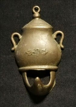 Vintage Solid Brass Wall- mounted Bottle Opener Urn Pot Design Floral Barware