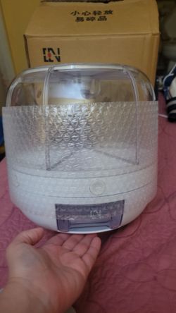 Multi snack storage dispenser