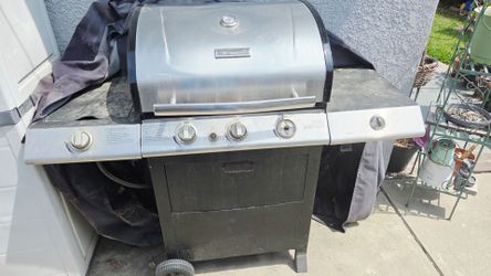 Kenmore 4-Burner open cart propane gas grill