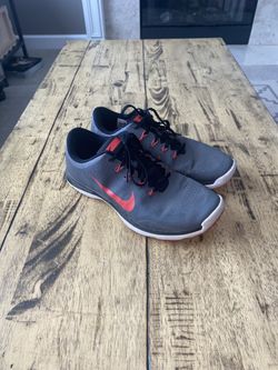 Nike Mens Size 9 Golf Shoes 