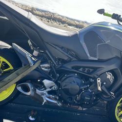 Yamaha FZ09