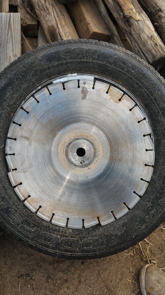 Concrete cutting blade