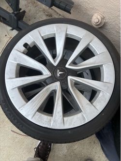 19” wheels from Tesla model 3