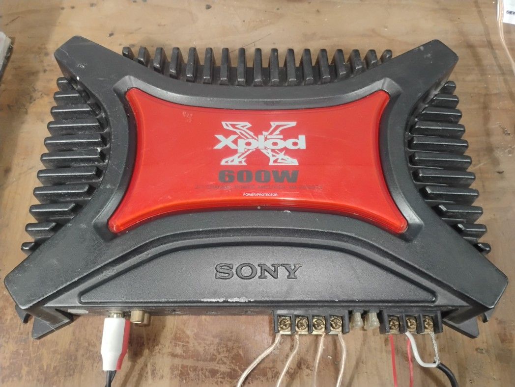 600w vintage Sony Xplod 2/1 Channel Amplifier