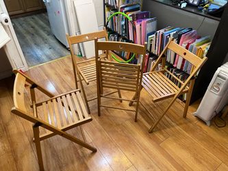 4 of foldable chairs
