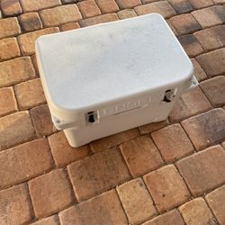 Engel 25qt Cooler