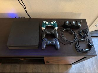 Sony PS4 Console w/ Wireless Controllers