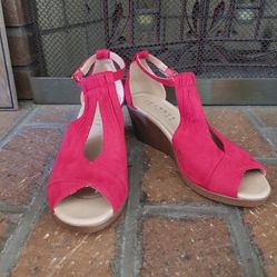 Journee Kedzie Red Wedge Sandals