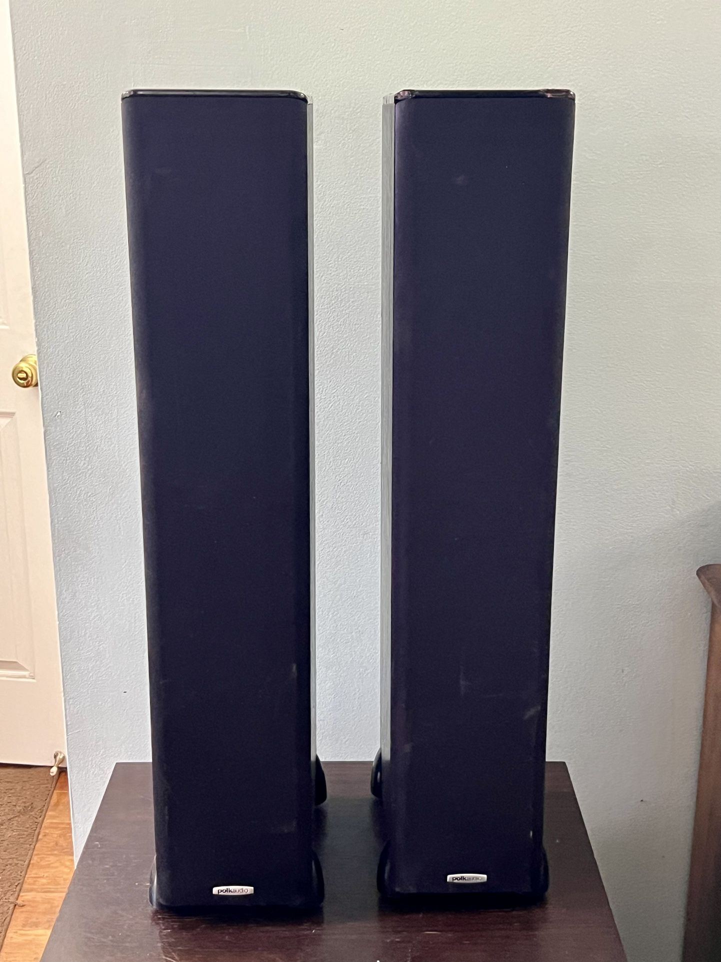 Pair of Polk Audio TSi300 150-Watt Floorstanding Speakers, Black