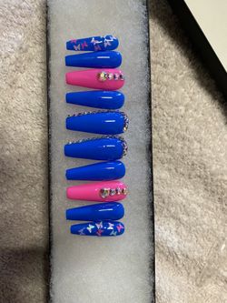 DJ’s custom press ons