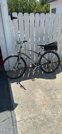 Electra Versa city bike
